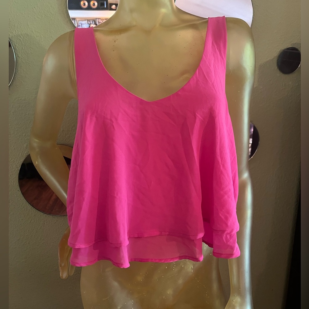 NWOT Hot Pink ruffled cropped blouse tank